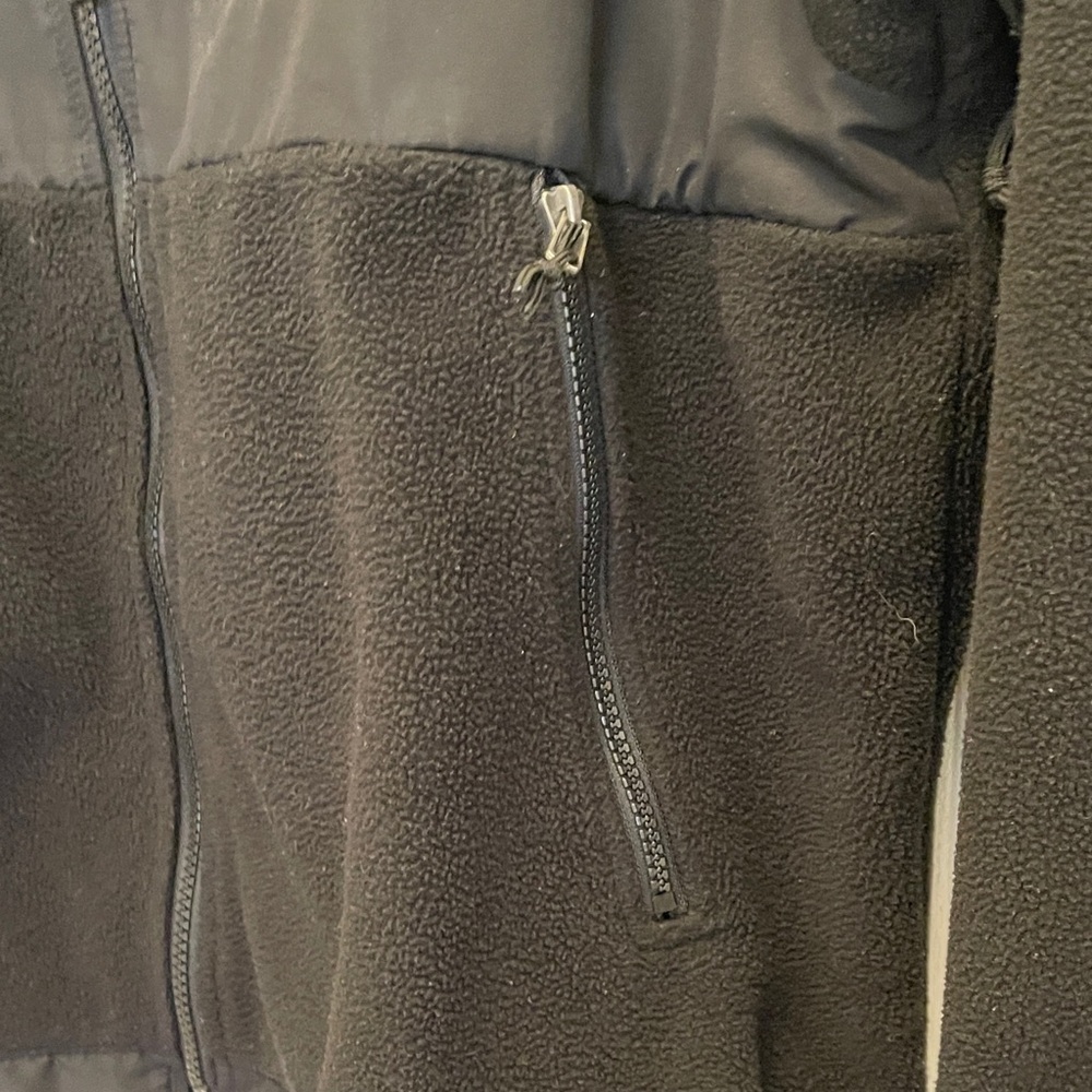 The North Face Men's Black Performance Jacket - Picture 3 of 7